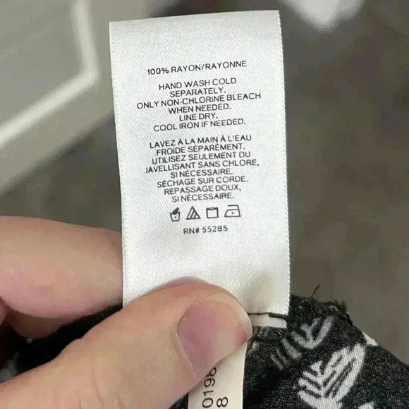 Express Off The Shoulder Bell Sleeve‎ Romper black and green size small - Picture 11 of 11